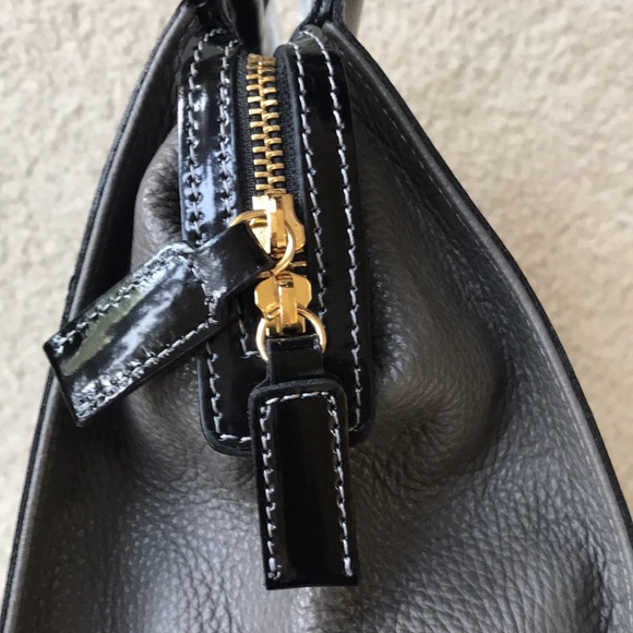 Gorgeous IACUCCI Italian Patent Leather Satchel - Picture 8 of 14